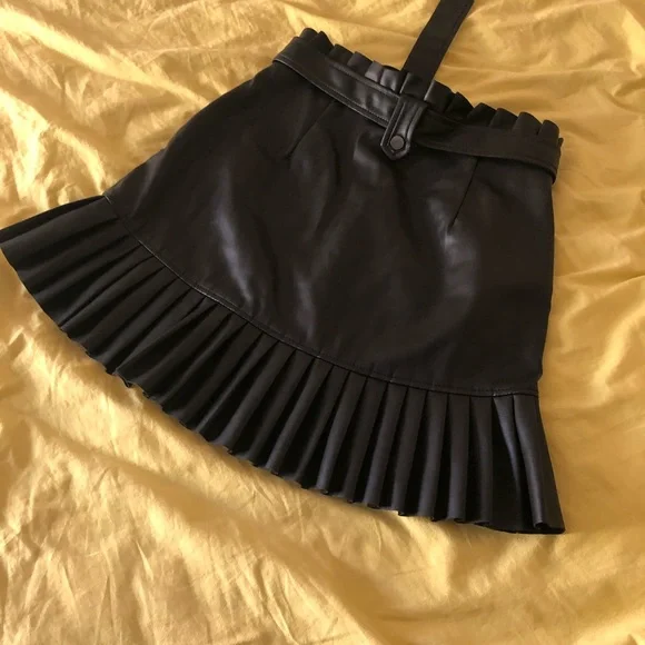 Lovely skirt for sale,immaculate condition - Picture 2 of 2